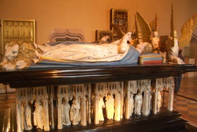 Carved cortege